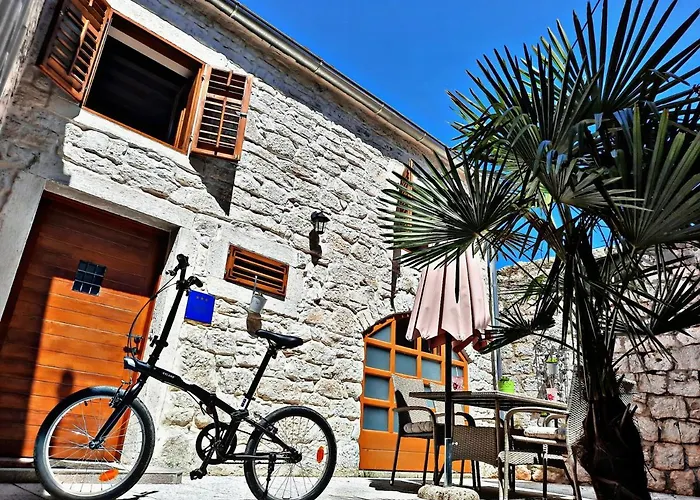 Joseph\'S Yard Apartment