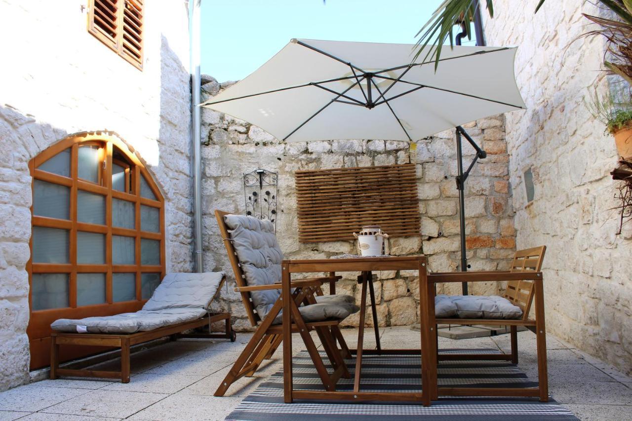 Joseph's Yard Apartma *