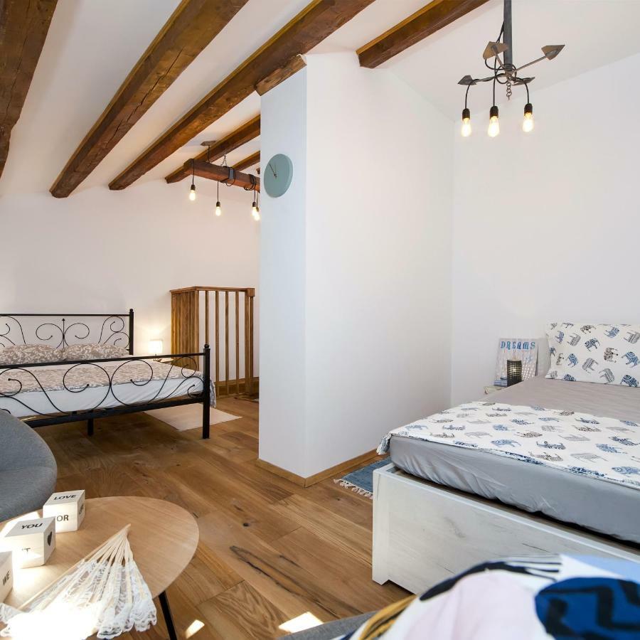 Joseph's Yard Apartma *